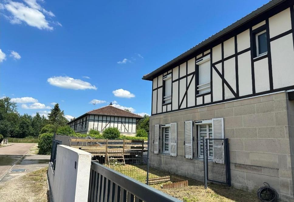 Charmante Maison Comme Chez Soi Saint-Amand-sur-Fion Exterior foto