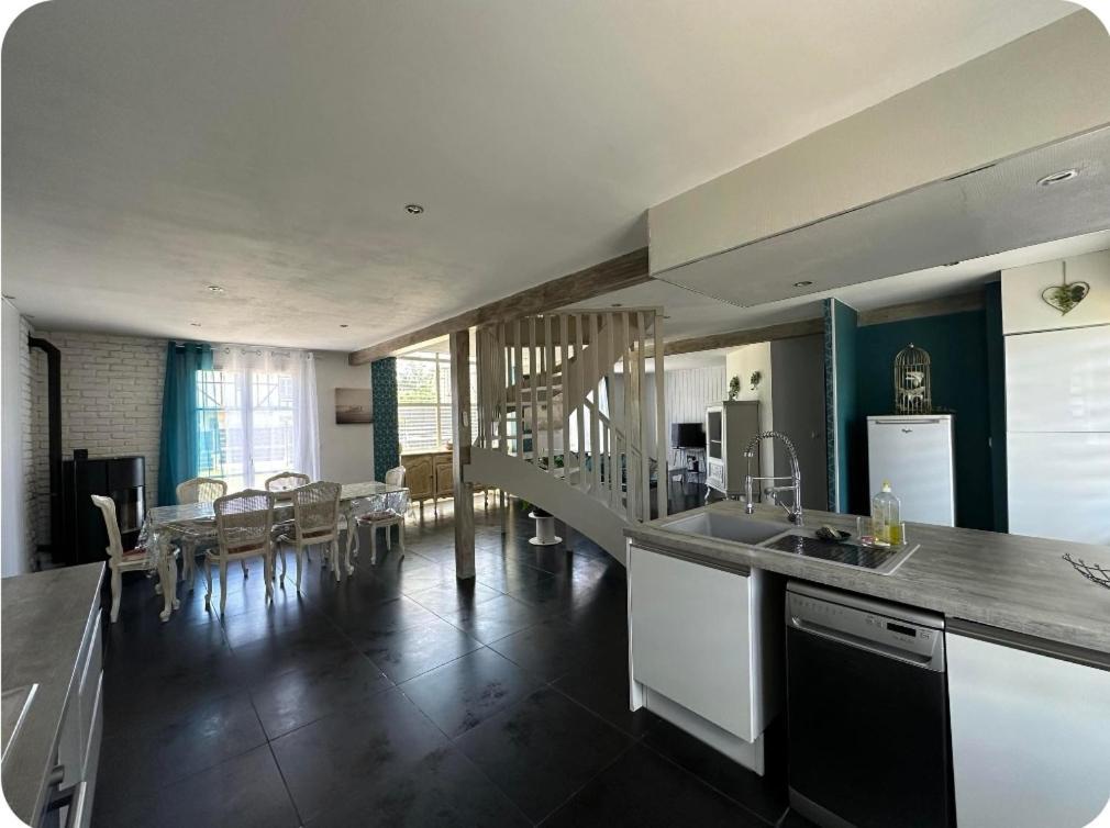 Charmante Maison Comme Chez Soi Saint-Amand-sur-Fion Exterior foto